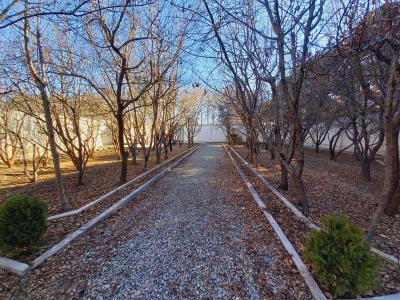 نورپردازی باغ-1500 متر باغ ویلای مشجر با بنای قدیمی در شهریار