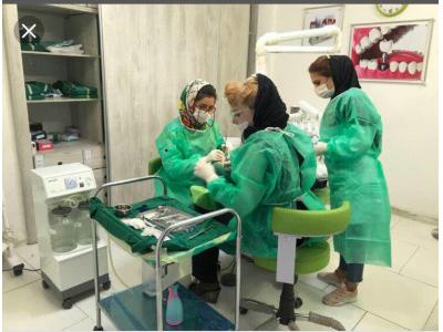 بدون درد-دکتر بهارک دلنواز دندانپزشک و متخصص بیماری‌های لثه  در اسلامشهر