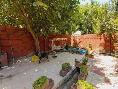 باغ ویلا سنددار در شهریار-باغ ویلای 1000 متری با بنای قدیمی در شهریار