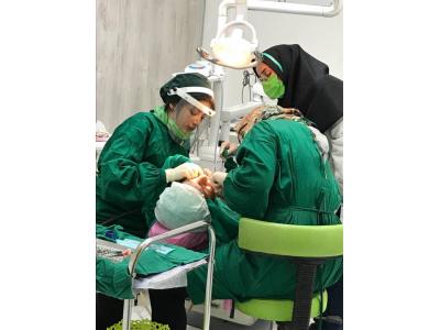 طرح با کیفیت-دکتر بهارک دلنواز دندانپزشک و متخصص بیماری‌های لثه  در اسلامشهر
