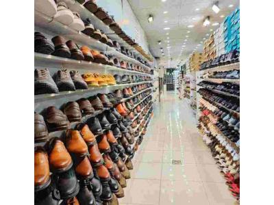 کتونی رانینگ کرج-فروشگاه کفش کرج گوهردشت، فروش انواع کفش های مجلسی، اسپرت،ورزشی تخصصی،اداری،کار و ایمنی و…