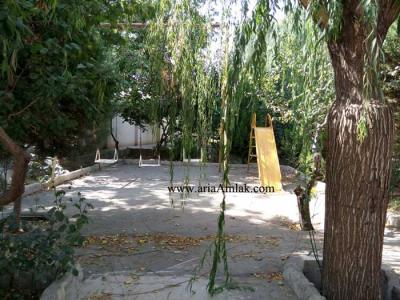دارای پمپ- فروش باغ ویلا در میدان حافظ شهریار با سند
