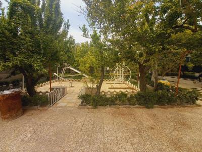 در ورودی باغ-2800 متر باغ ویلابا قدمت بنا در شهریار