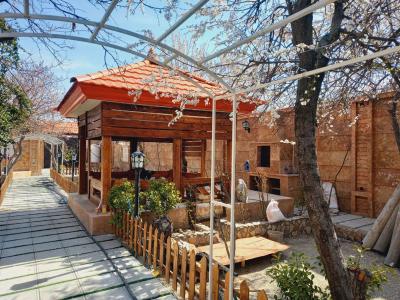 دور استخر و جکوزی-باغ ویلا 810 متری با انشعابات قانونی در شهریار