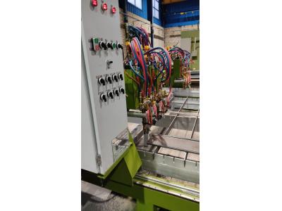 تابلو فلزی-ماشین آلات برش cnc و اتوماسیون صنعتی