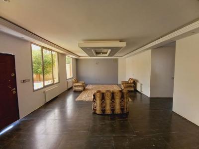 دارای دو اتاق خواب به صورت مستر روم در ابعاد مناسب-1000 متر باغ ویلای نوساز در ملارد