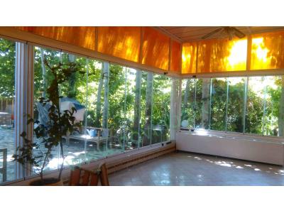 گلخانه ای-طراح و اجرا کننده پارتیشن های تمام شیشه متحرک و ثابت اداری و خانگی