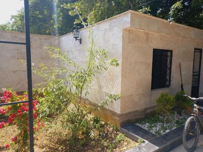ملک نوساز-باغ ویلای 730 متری نوساز در ملارد