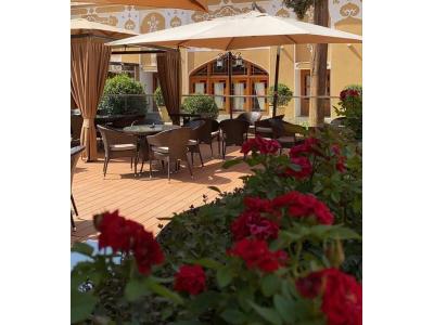 ویلا با استخر-چتر باغی و رستورانی