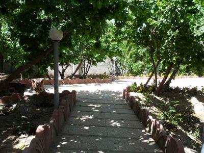 باغچه-1650 متر باغ ویلا با دسترسی عالی به تهران 