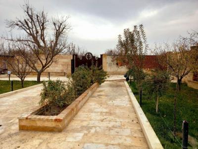باغ ویلا نوساز در شهریار-1000 متر باغ ویلای مشجر در شهریار