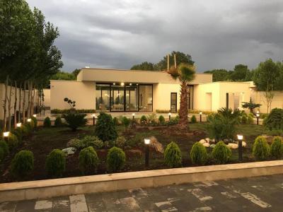 باغ ویلا سنددار در محمدشهر-1160 متر باغ ویلای دیزاین شده در محمدشهر
