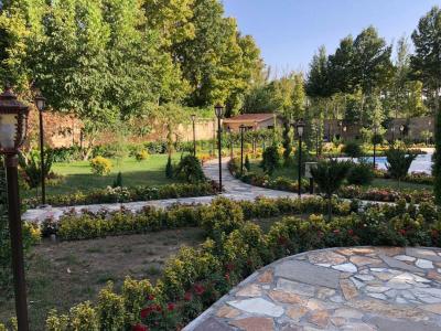 دور استخر و جکوزی-3380  متر باغ ویلای فاخر در خوشنام ملارد
