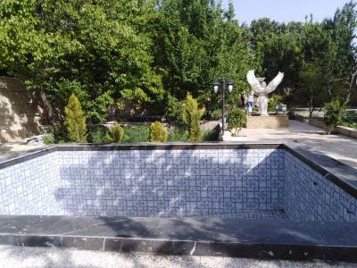 علیرضا گنجی-800 متر باغ ویلا با درختان قدیمی در شهریار