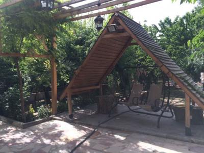 آلاچیق چوبی-فروش باغ ویلا 3000 متری در لم آباد (کد151)