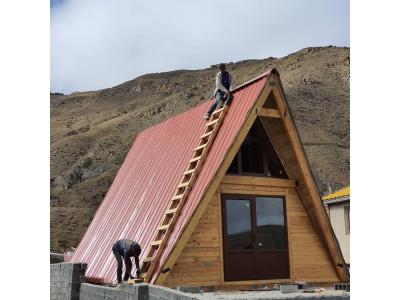 مثلثی-خانه چوبی