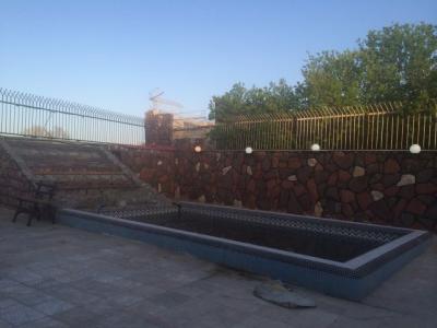 ویلا با استخر-فروش باغ ویلا ۹۰۰ متری در کردزار شهریار(کد102)